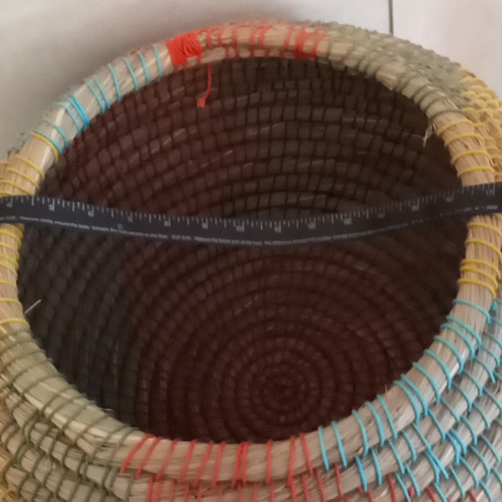 Handmade basket - Picture 3 of 4